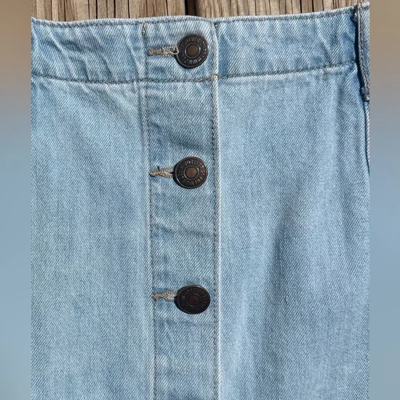 forever 21 jean skirt with buttons down front - Picture 5 of 11
